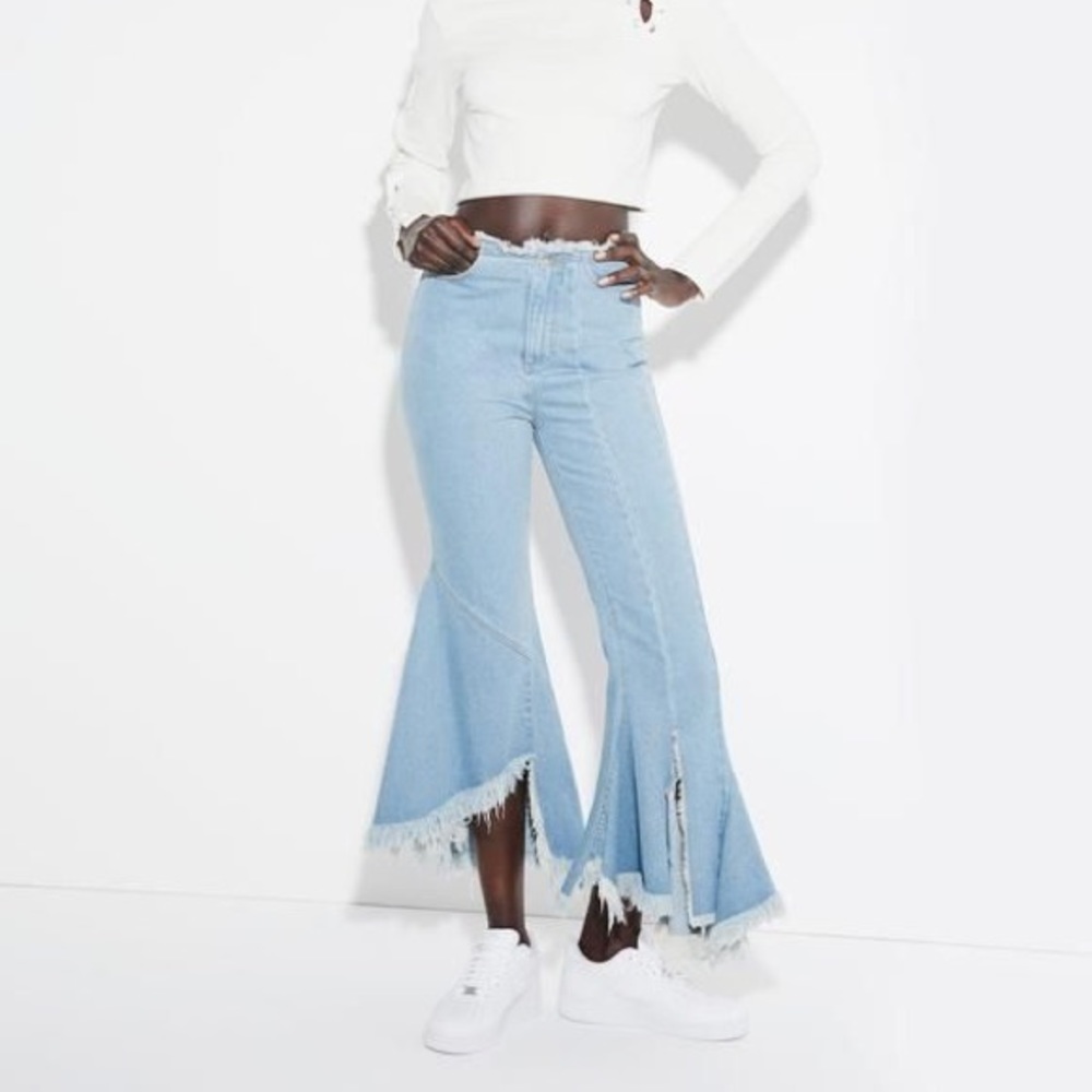 Daya by Zendaya Flared Leg Frayed Jeans